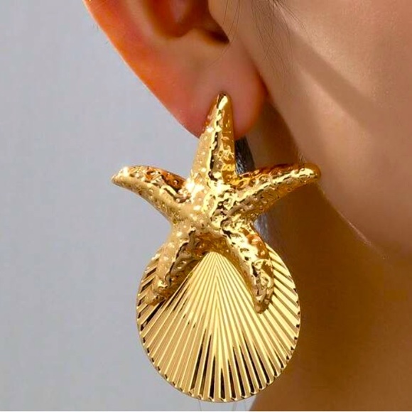 Golden Starfish Shell Earrings - Picture 2 of 8